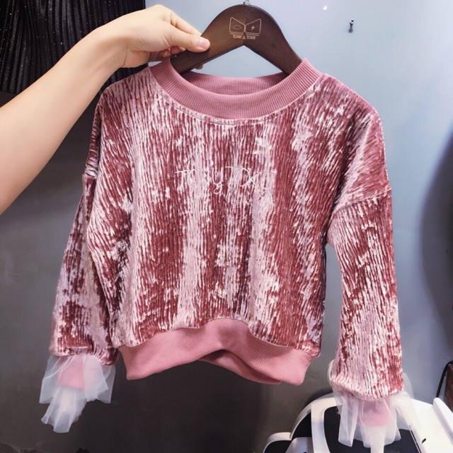 áo nhung tăm óng ánh bé gái siêu đẹp,tay áo viền voan điệu đà,áo mic cùng quần bó hay chân váy đều siêu xinh luôn nhá