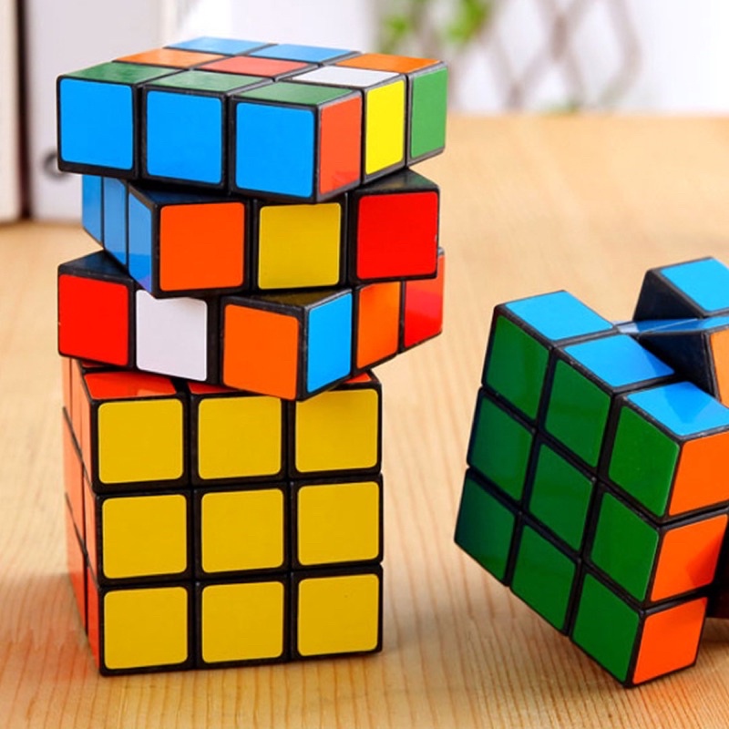 Khối Rubik 3x3x3 kích thích trí não cho bé