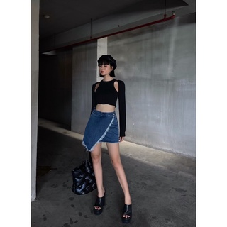 Chân váy tà lệch (ảnh shop chụp)