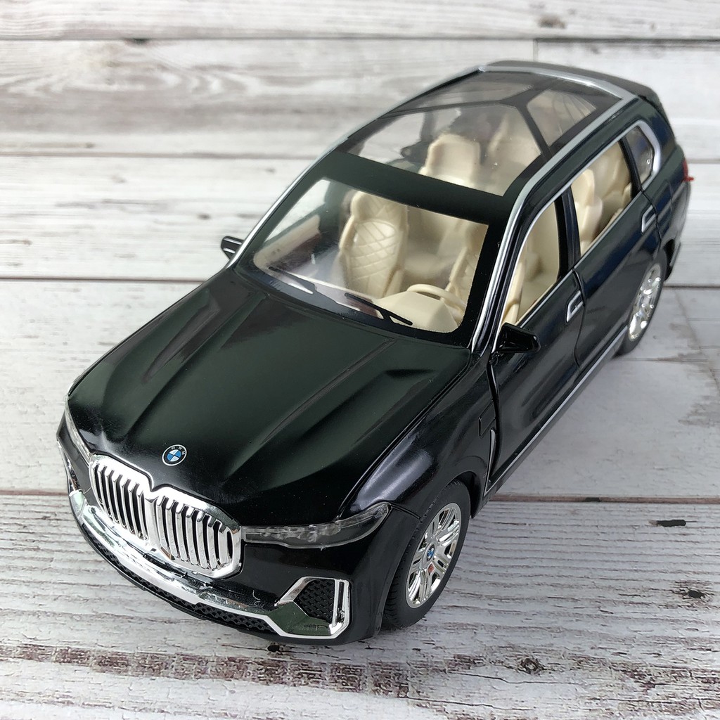 Xe mô hình tỉ lệ 1:24 BMW X7 thân xe bằng hợp kim, mở 6 cánh cửa