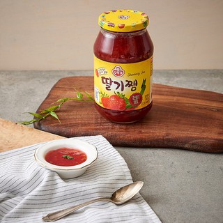 Mứt Dâu Ottogi