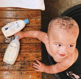 Dầu tắm gội cho bé Aveeno Baby - 532ml