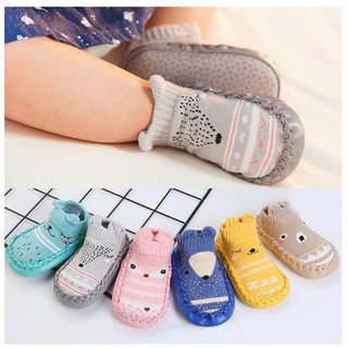 Giày tập đi cho bé kiêm vớ tất chống trượt