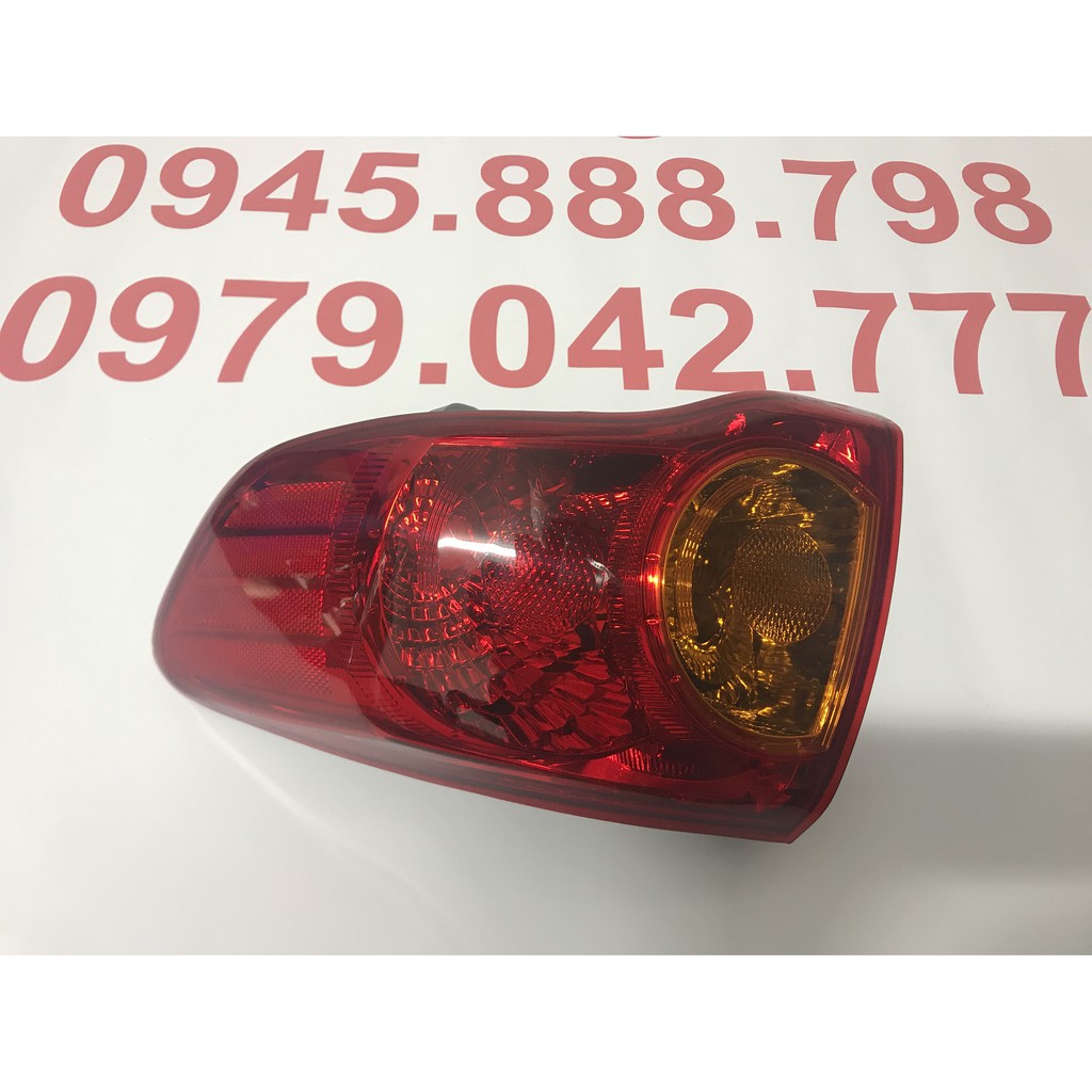 Đèn hậu mảnh ngoài Toyota Altis 2010