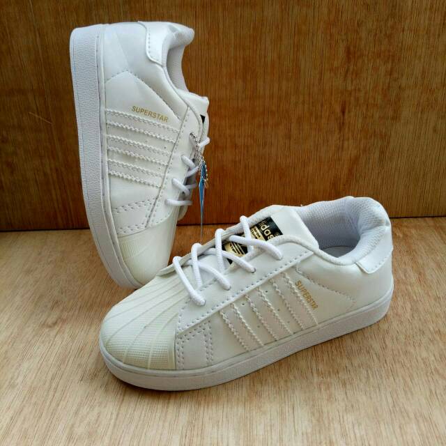 Giày Thể Thao Adidas Superstar Thiết Kế Năng Động Cho Bé