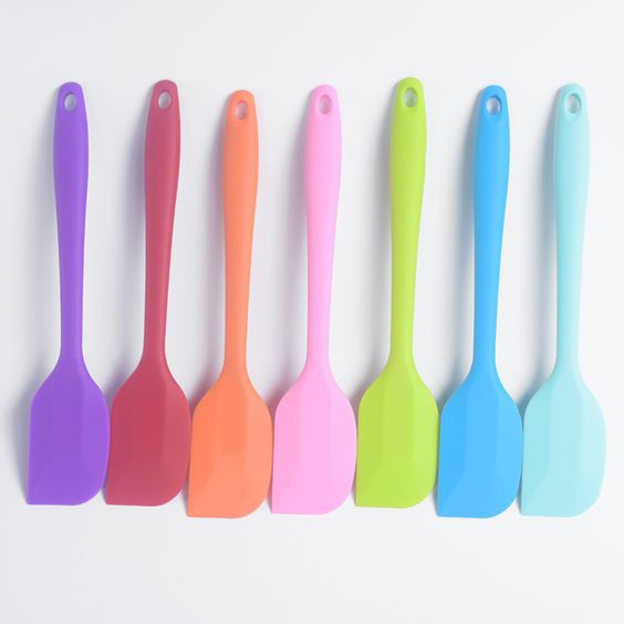 CÂY VÉT BỘT SPATULA SILICON 21.5CM