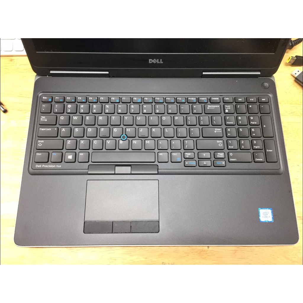 Laptop xách tay Dell Precision 7510  Intel i7-6820HQ 2.70GHz,16GB RAM,512GB SSD M1000 15.6" FHD