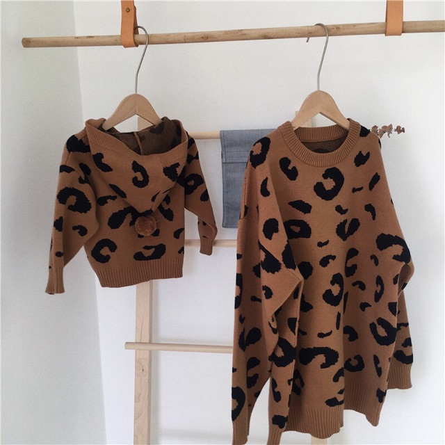 Set áo len gia đình da báo