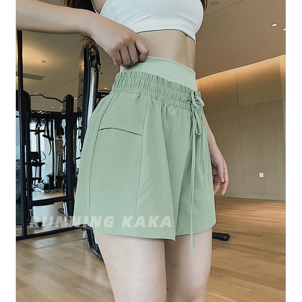 Quần short hai cạp Kaka