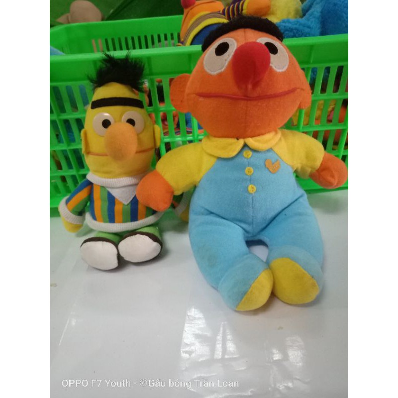 Gấu bông mắt lồi xanh đỏ