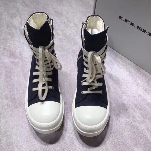 Giày sneaker cao cổ