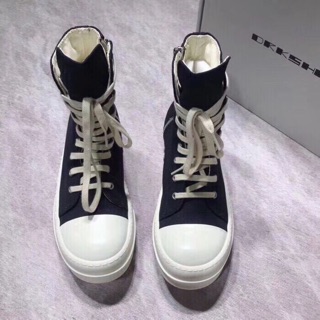 Giày sneaker cao cổ