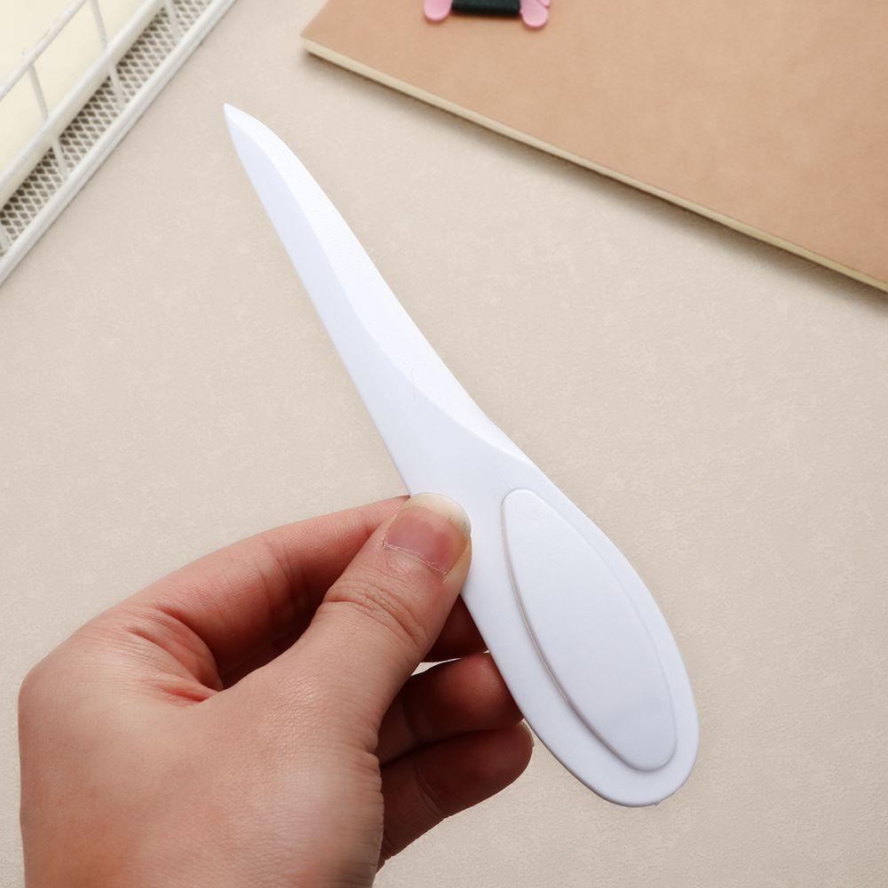 1 Dụng Cụ Cắt Chỉ Đơn Giản Dùng Trong May Vá