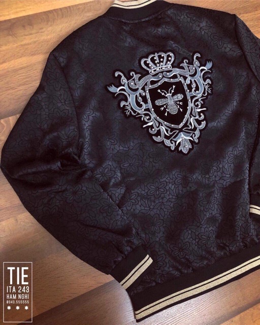 Áo khoác bomber đôn siêu đẹp. Trượt sang xem ảnh thật. Khách lấy màu vàng hay trắng ib cho shop nha | BigBuy360 - bigbuy360.vn