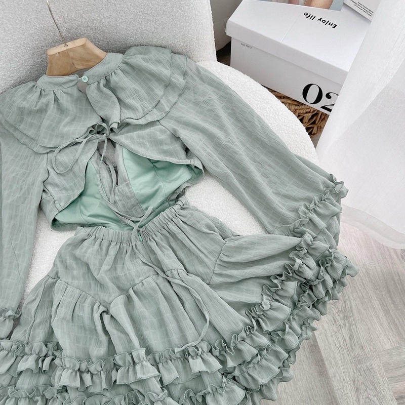 ĐẦM BÈO XINH KHOÉT EO