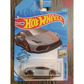 Xe mô hình 1:64 Hot Wheels LAMBORGHINI HURACAN
