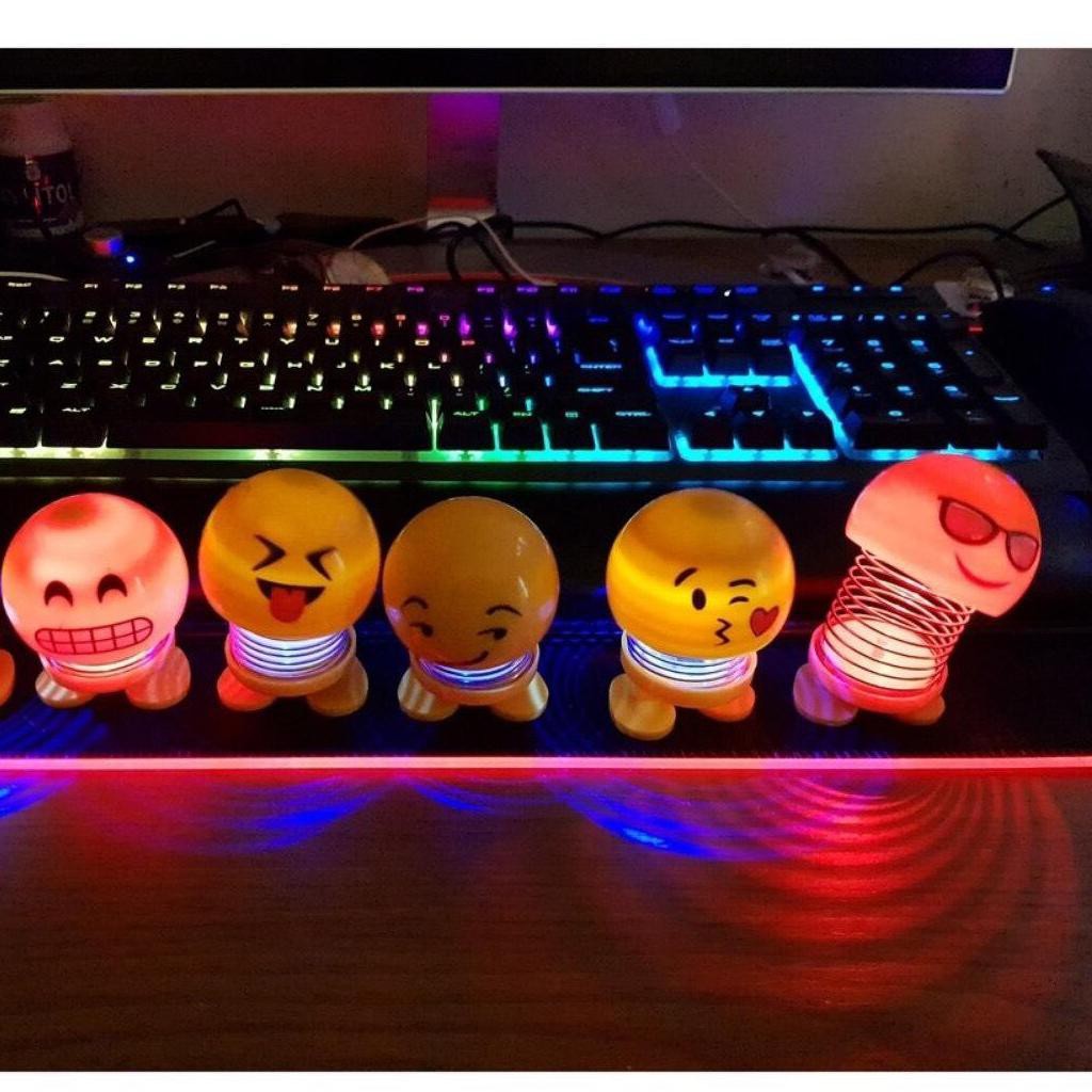 Thú nhún Emoji con lắc lò xo trang trí siêu ngầu, siêu dễ thương. Mua trên 8 con sẽ đc lựa mẫu