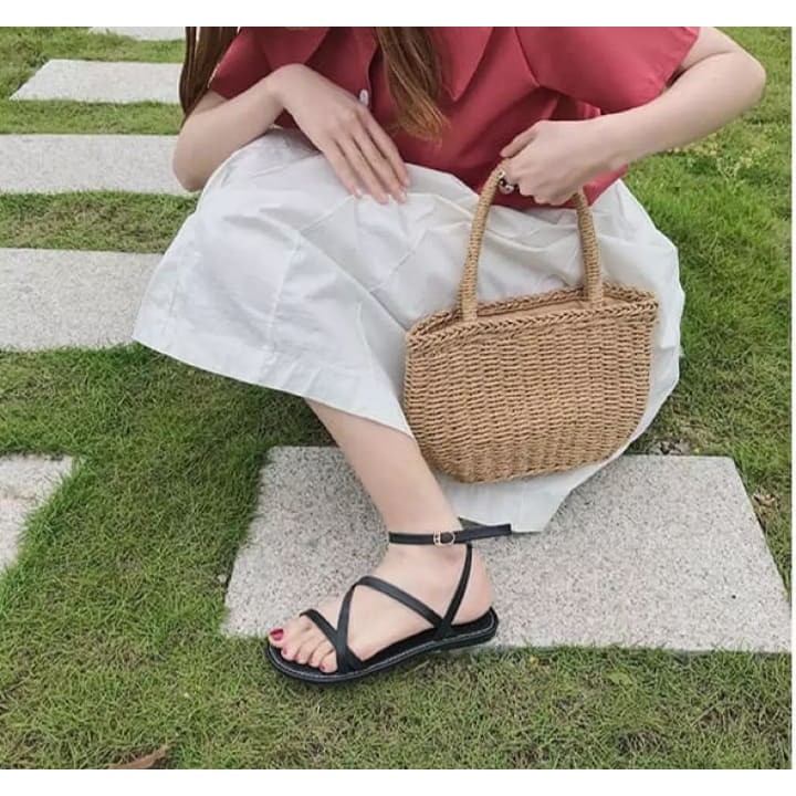 Giày Sandals quai chéo đơn giản Best seller, dép đế thấp xỏ ngón đi học cực bền.