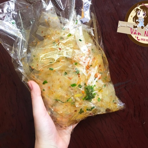 Bánh tráng trộn sa tế tỏi mỡ hành siêu cay. Bánh tráng Vân Nguyễn