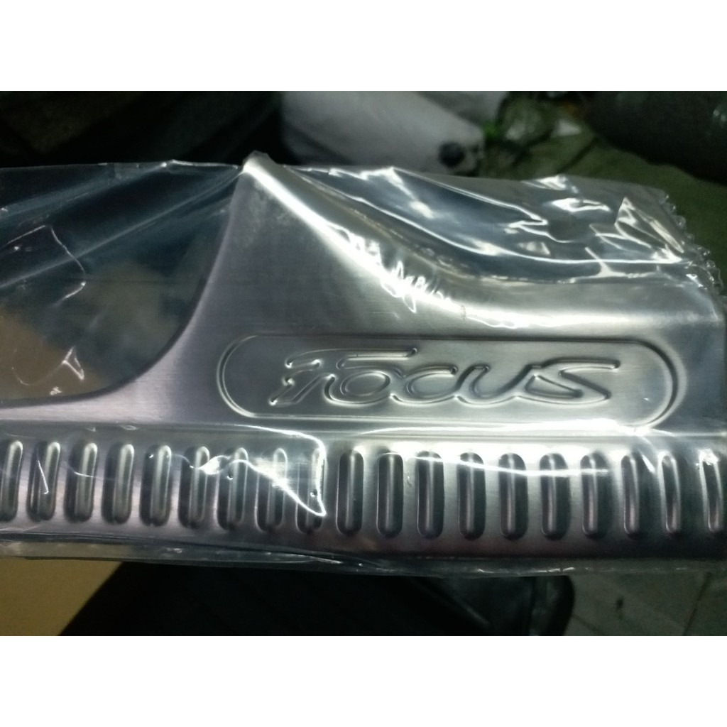 Bộ nẹp bước chân trong inox xe Ford Focus 2015-2019