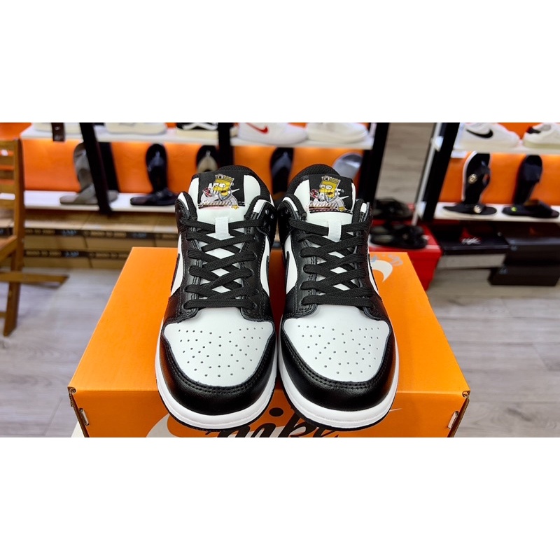 GIÀY THỂ THAO SB PANDA TRẮNG ĐEN TẶNG KÈM BỘ QUÀ TẶNG GIÁ TRỊ