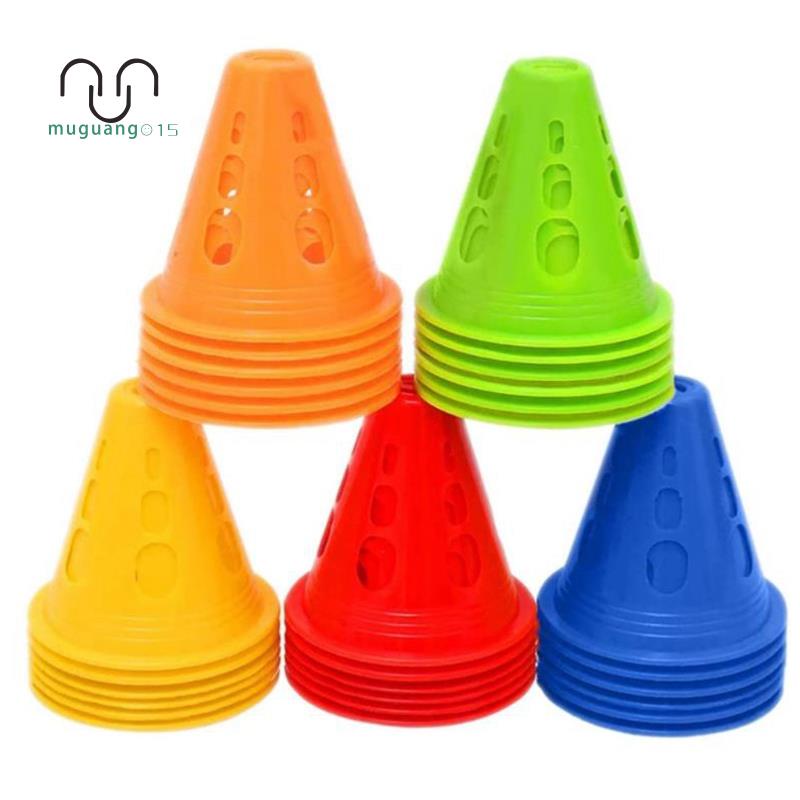Bộ 30 chóp nón giao thông dùng để đánh dấu khu vực khi tập luyện bóng đá và trượt ván