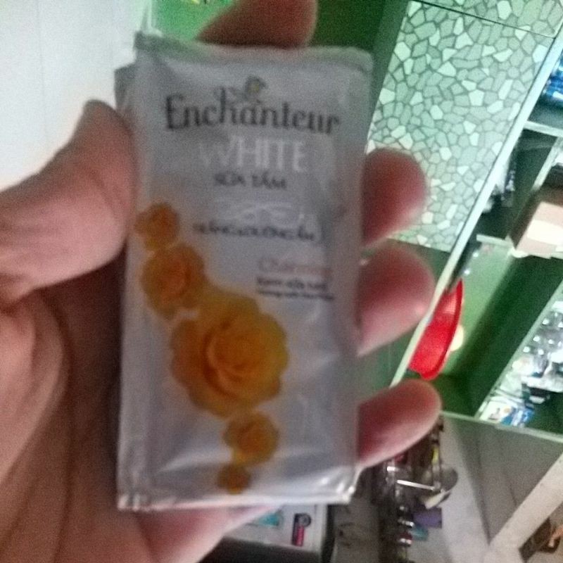 sữa tắm Enchanter