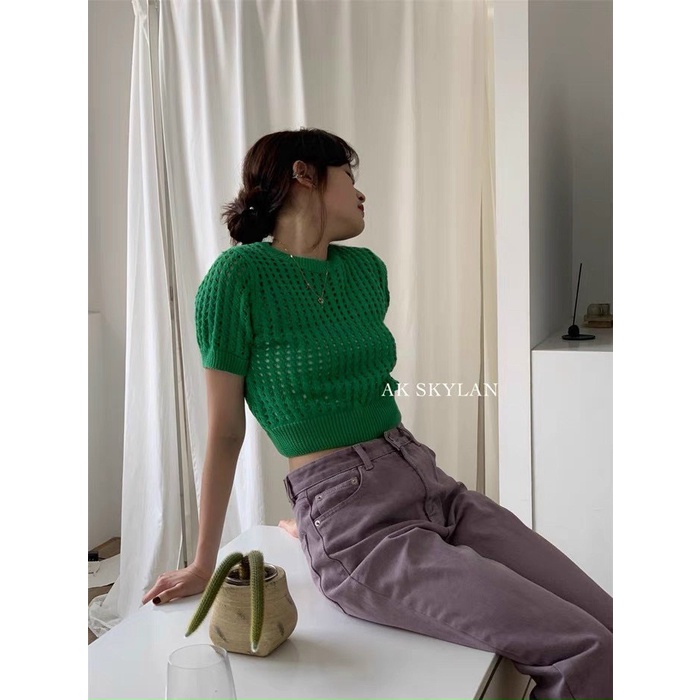 Áo len lưới lỗ cổ tròn croptop