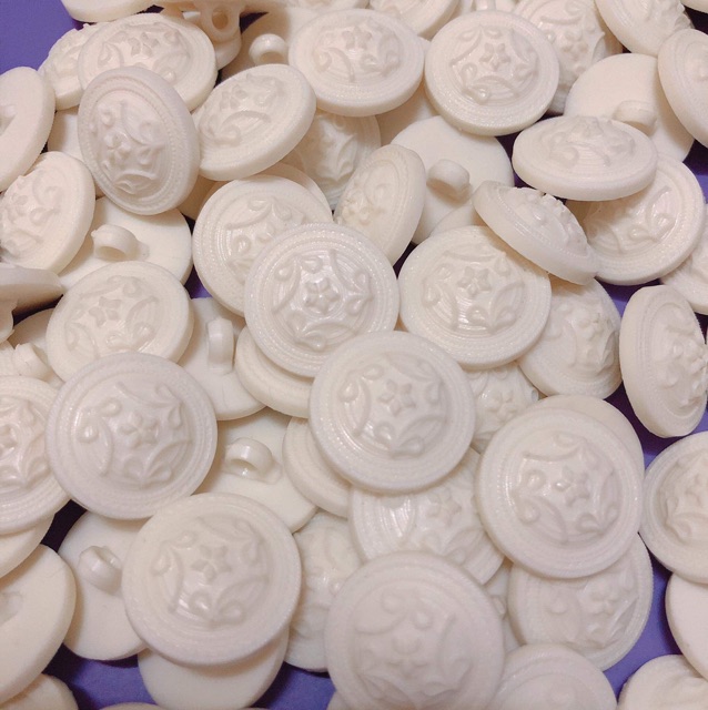 5 Nút áo, cúc áo, khuy áo trắng hoa sữa