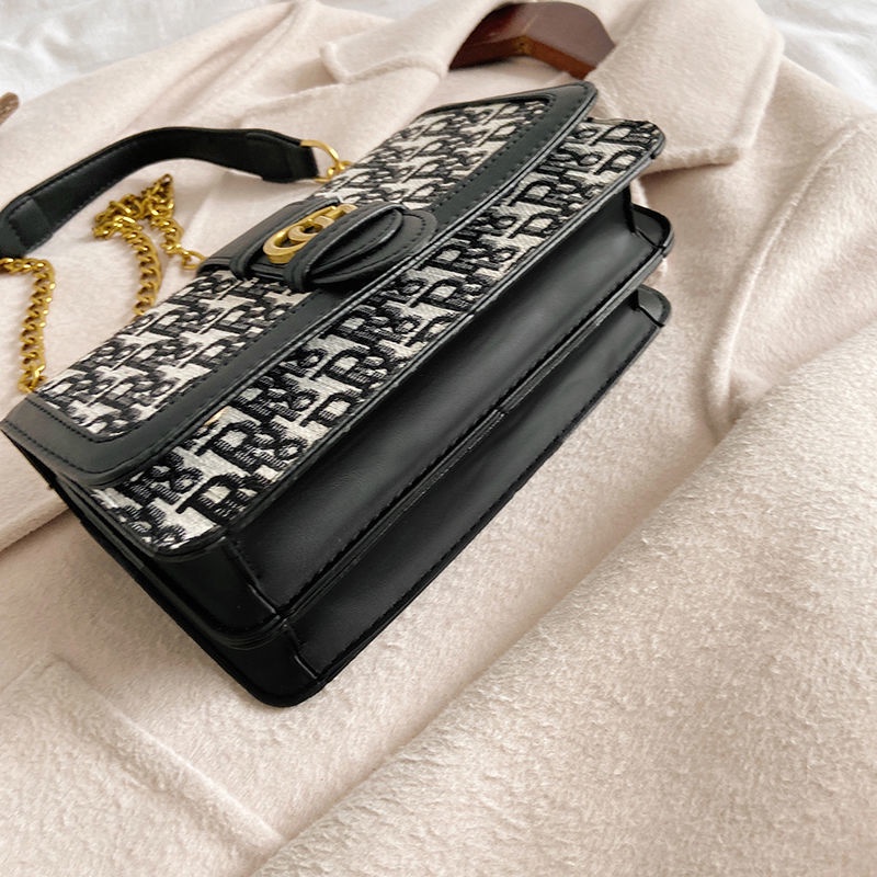 Túi đeo chéo khóa nam châm in chữ phong cách retro thời trang