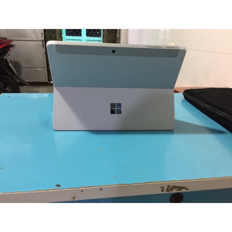 Laptop tapbet Surface Go mỏng đẹp chỉ 0,52kg zin đẹp win10 pro