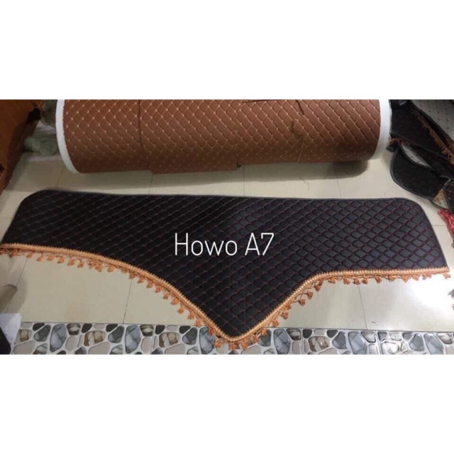 Thảm taplo xe tải howo a7