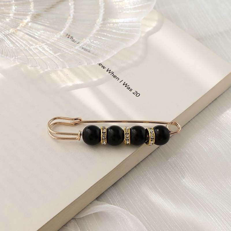 Ghim cài áo đính ngọc trai sang trọng