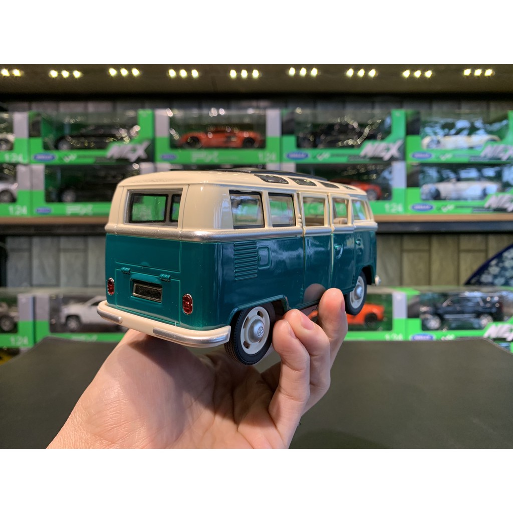 Mô hình xe Wolkswagen T1 Bus (1963) tỉ lệ 1:24 của hãng MZ