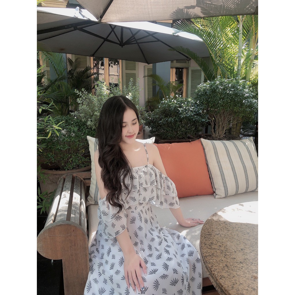 Đầm maxi voan hoa hai dây bẹt vai viền bèo màu trắng HDC28 Hỉn Hỉn Store