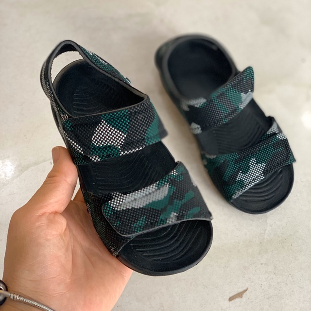 Dép siêu nhẹ bé trai