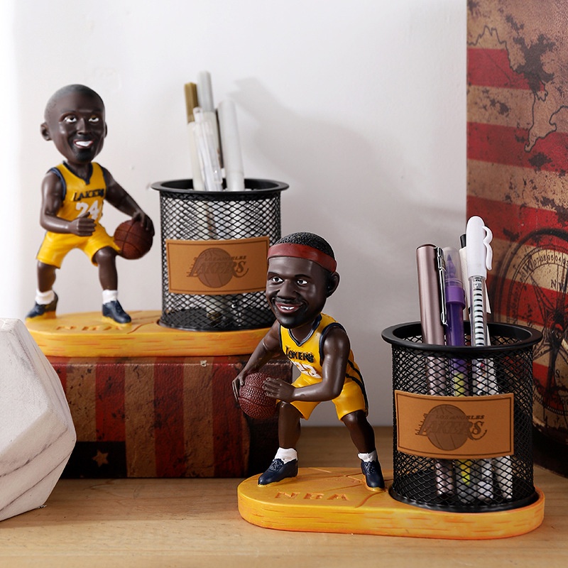 Hộp đựng bút OSSAYI để bàn trang trí cầu thủ Kobe Bryant/ Lebron James/ Messi/ Ronaldo cho học sinh nhân viên văn phòng