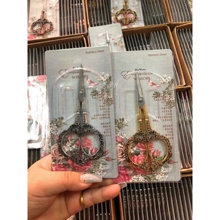 Kéo cắt form móng hoàng cung