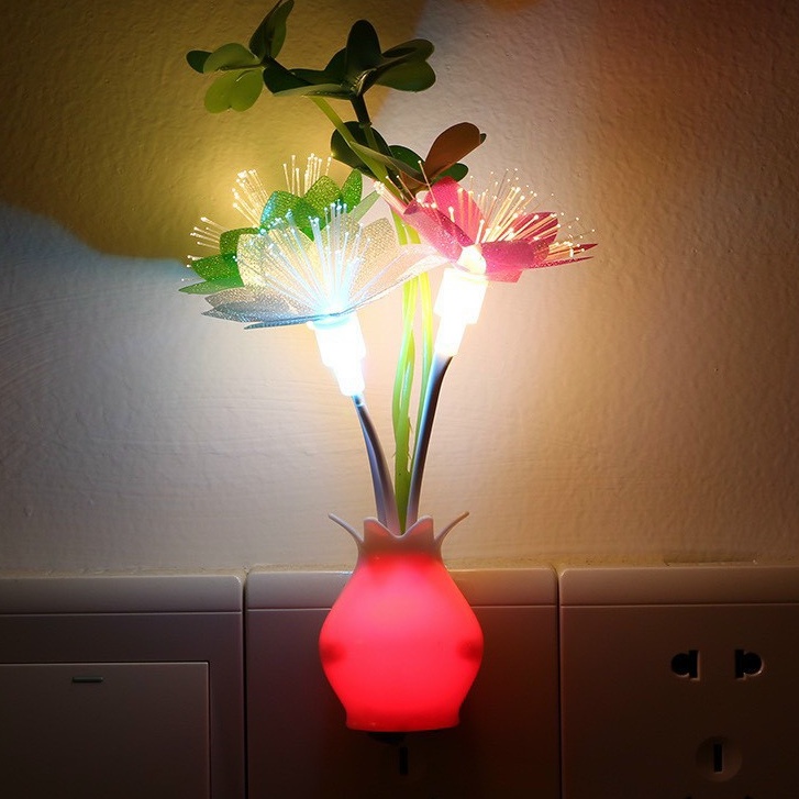 Đèn ngủ đổi mầu thiết kế cảm ứng ánh sáng hình bình hoa