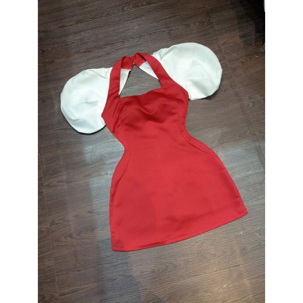 Đầm tafta cổ vuông cutout lưng tay trắng phồng