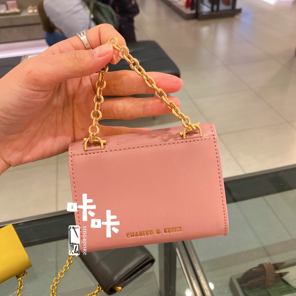 Túi Nữ Phong Cách Mới10770534 Ví Ngắn Cầm Tay Thiết Kế Dây Xích Nhồi Bông Cho Nữ