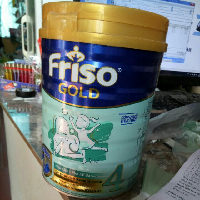 Sập Giá một hộp Friso Gold 4 900g