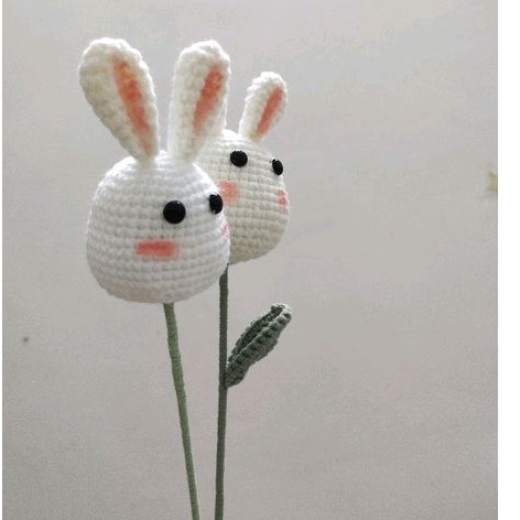 1 Bông hoa thỏ len handmade cute móc tay từ len làm quà tặng bạn bè, sinh nhật ý nghĩa