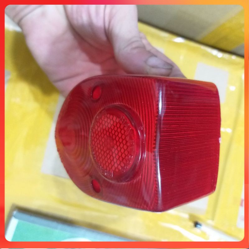 Vỏ nắp đèn hậu xe cup 50 _. )