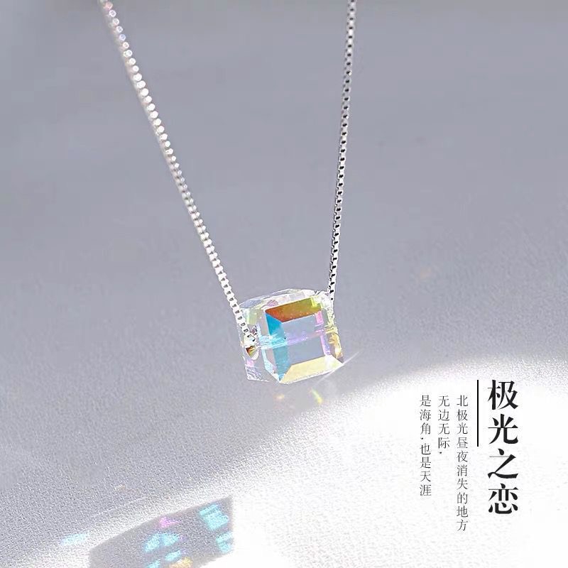 Vòng cổ hình vuông bằng đá lấp lánh