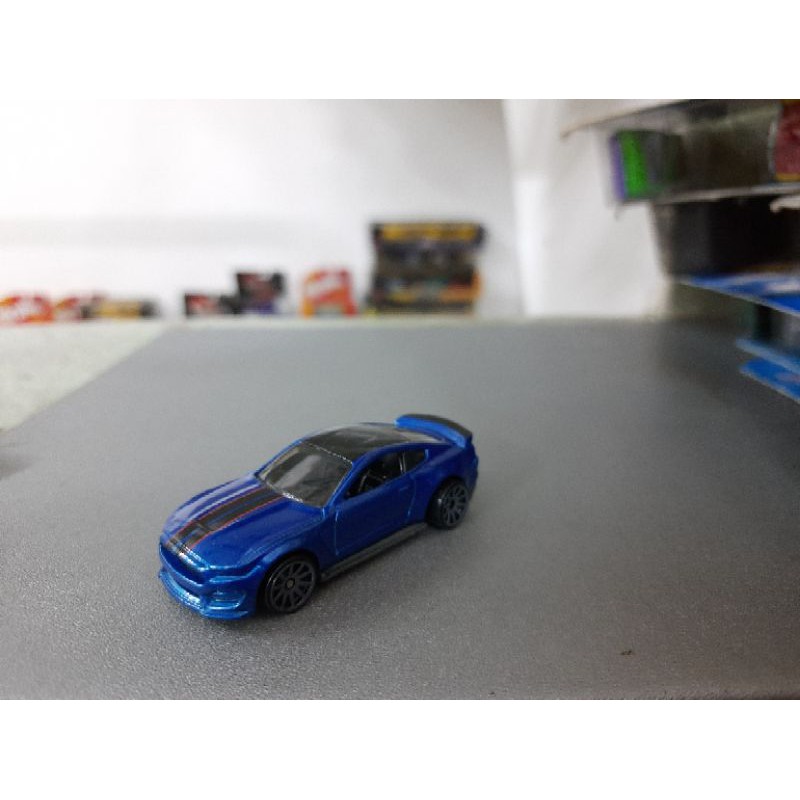 Xe Hot Wheels Ford Shelby GT350R