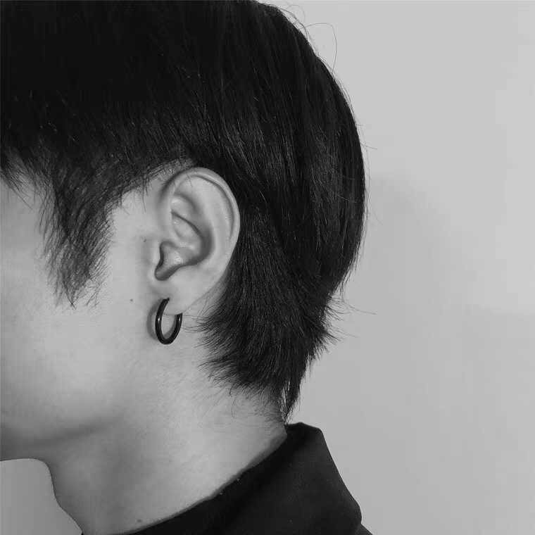 Khuyên Tai Tròn Nhỏ Phong Cách G-dragon từ thép Titan Size Nhỏ 0.8cm