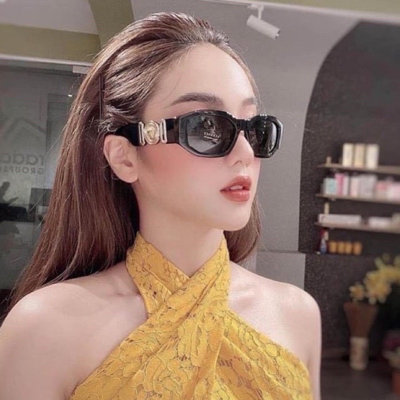 Kính mát thời trang VS VERSACE 2 màu đen trắng logo vàng,phong cách châu âu sang trọng.Kiểu dáng unisex,chống UV400