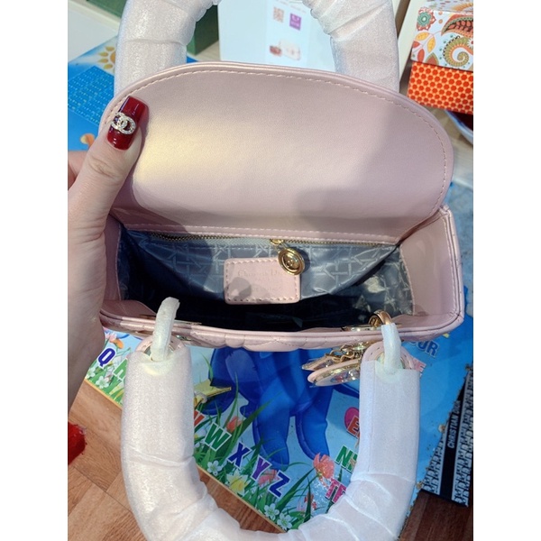 TÚI DIOR LADY MÀU HỒNG SIZE 20CM -17CM