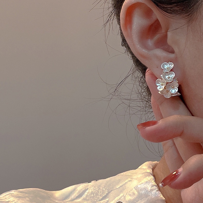 Khuyên Tai Hình Bông Hoa Đính Ngọc Trai Xinh Xắn 2022